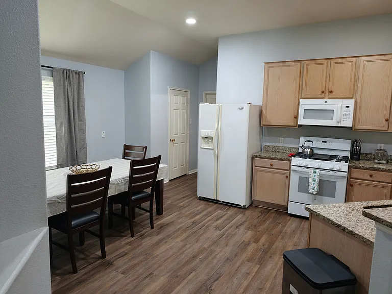 14123 Curry Creek Ln — Photo 25