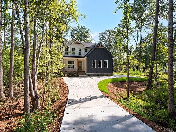 2nd image of 712 Oaks Lane Rd