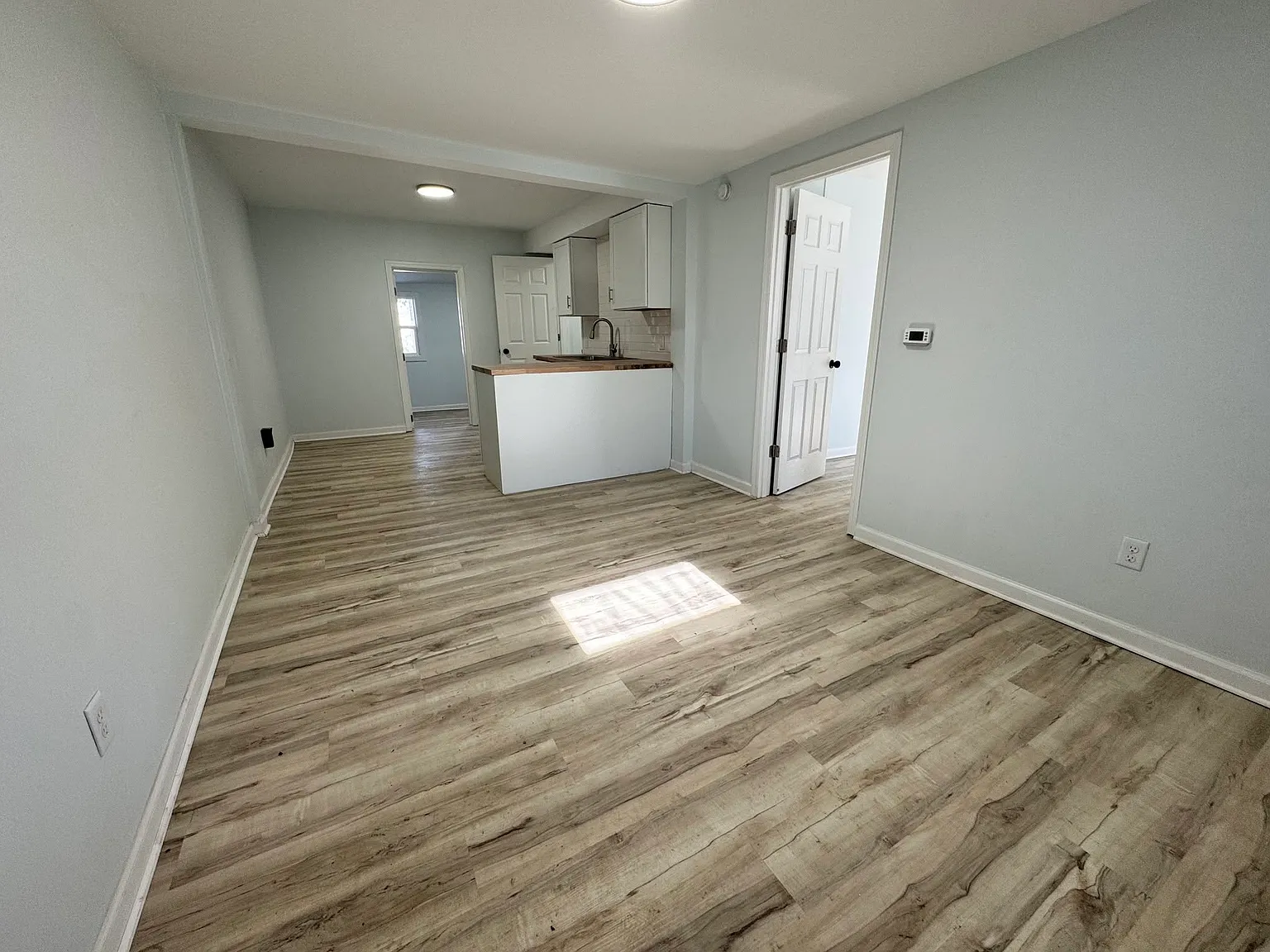2 bed, $900 — Photo 4
