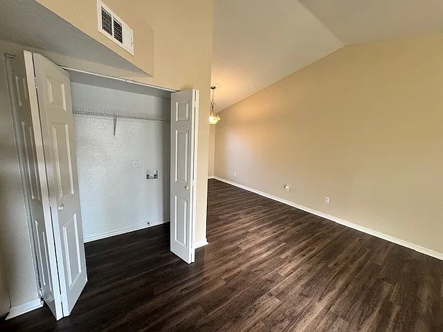 Ivy Chase Apartments — Photo 15