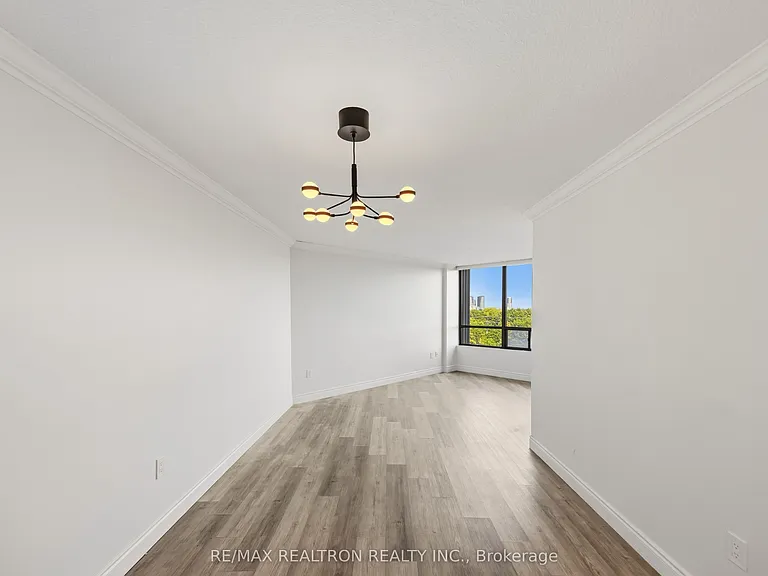 7440 Bathurst St #608 — Photo 13