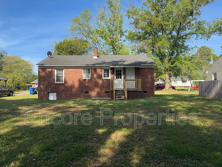 2731 Knowles St — Photo 13