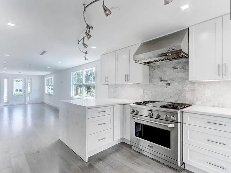 833 Ardmore Rd — Photo 7