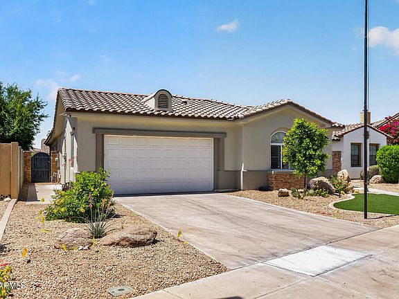 3rd image of 14309 W CYPRESS Street