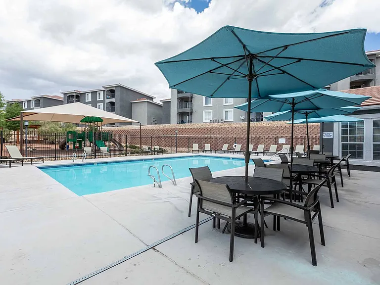 West Park Apartments — Photo 18