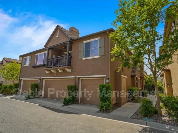 28371 Mirabelle Ln, Santa Clarita, CA