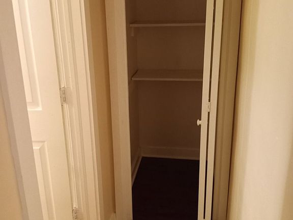 4th image of 9508 Westshore #1F