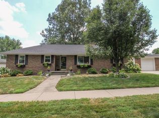 305 E 5th St, Mackinaw, IL