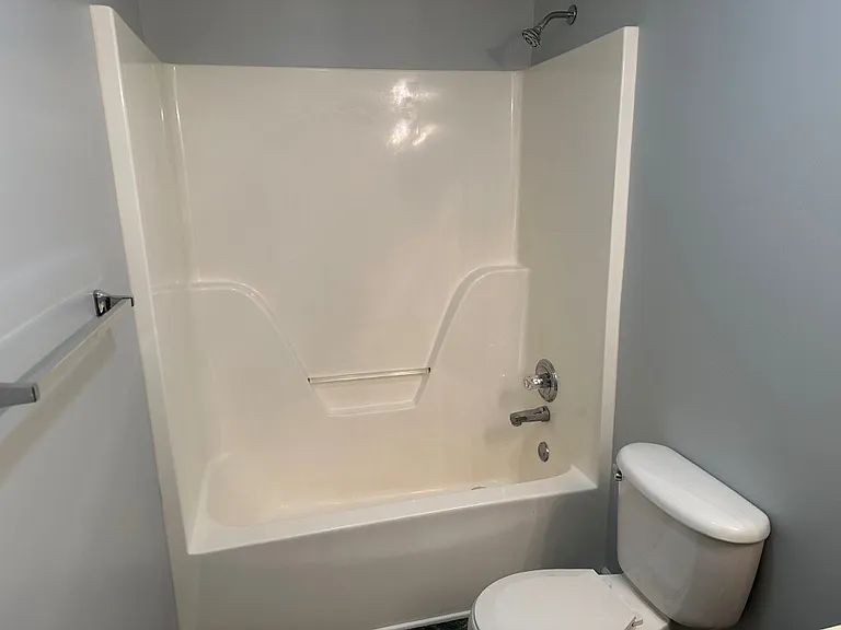 108 Roberts Dr — Photo 8