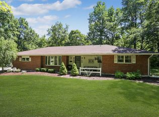 38 Halter Ln, Pleasant Valley, NY 12569