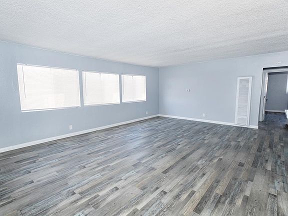 3rd image of 12633 S Figueroa St APT 38