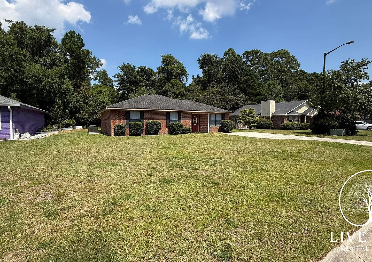 Ask about a 1/2 month for free with a one year lease! — Photo 3