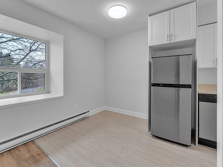 800 Castell Rd — Photo 12