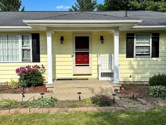 4th image of 279 Meadow Ln
