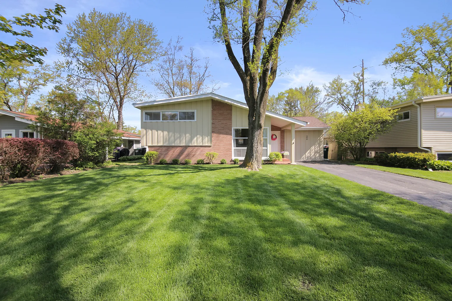 300 Forestway Dr photo 1
