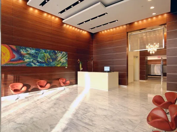 350 West 42nd Street image 10 of 10