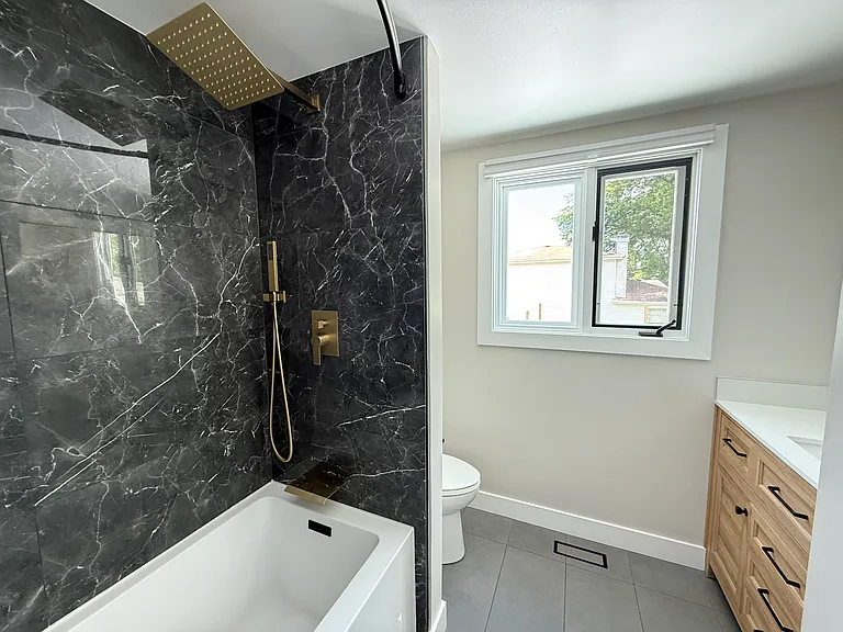 2305 N Williamsburg St — Photo 11