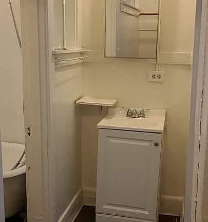 3rd image of 1915 4th Ave APT 4