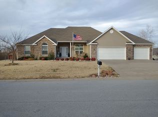 209 Tee Ln, Carl Junction, MO 64834