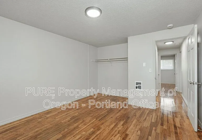 18411 E Burnside St #105 — Photo 16