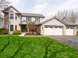 490 Flora Dr, Algonquin, IL