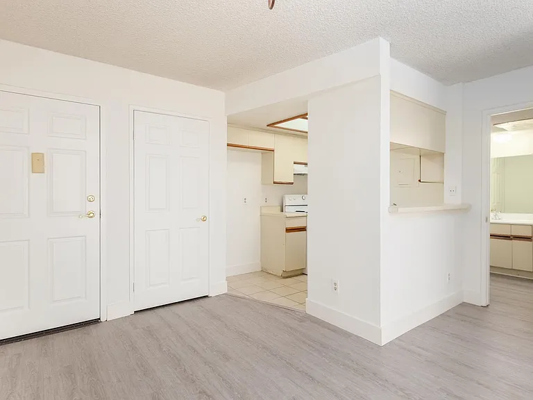 Garden View Apartments — Photo 15