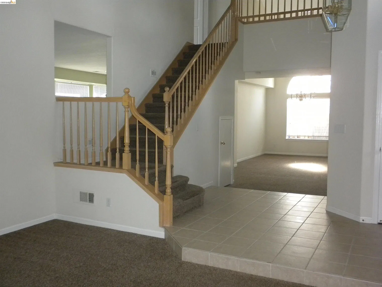 4 bed, 3.0 bath, 2739 sqft, $3,600 — Photo 4
