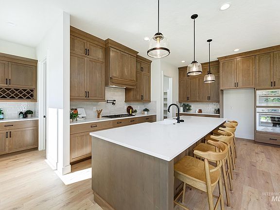 4th image of 2210 N Annadale Ave