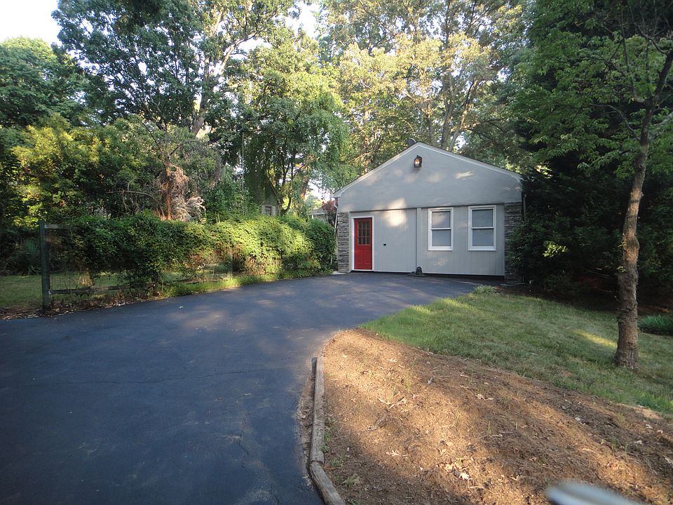 1st image of 1001 E Broad St