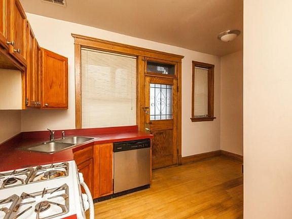 3rd image of 2806 N Francisco Ave #2807-1