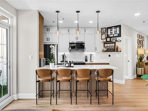 5th image of 325 E Paces Ferry Rd NE APT 2211