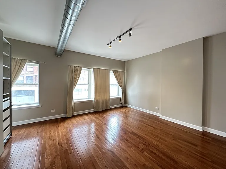674 N Orleans St #3 — Photo 9