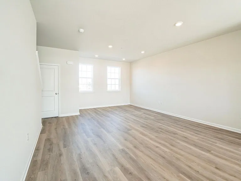 178 Bell Ct — Photo 15