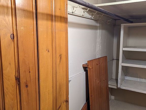 4th image of 127 Bay State Rd #B
