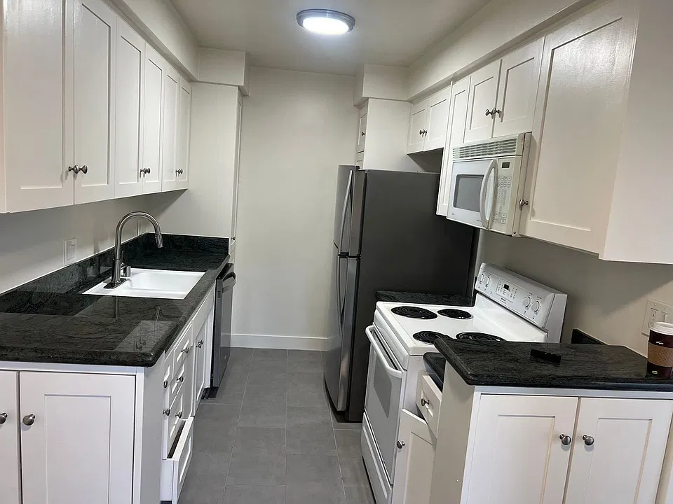 12029 Goshen Ave #6A