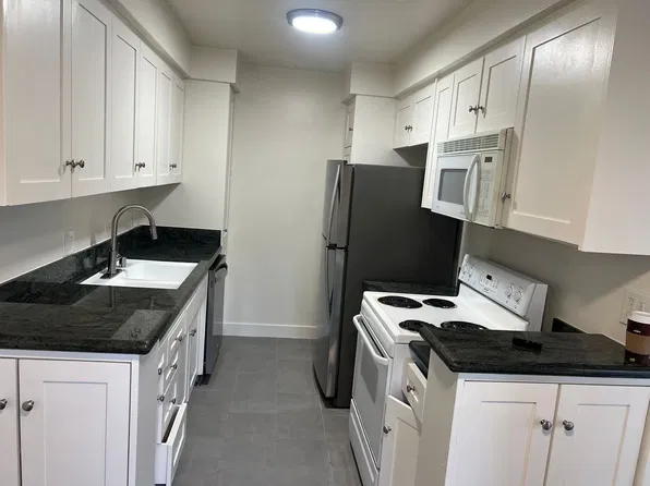 12029 Goshen Ave #6A, Los Angeles, CA 90049