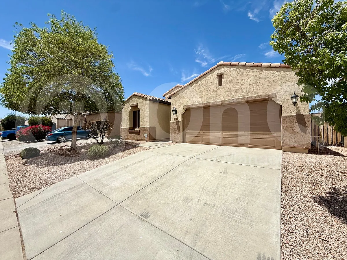 3 bed, 2.0 bath, 1889 sqft, $1,895 — Photo 3
