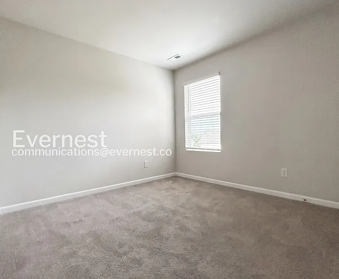 218 Lee St — Photo 14