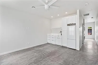 347 W Roma Ave — Photo 4