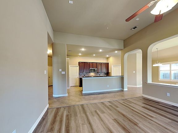 2nd image of 2417 Lakebend Dr