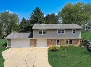 5475 Broken Bow Rd, Sun Prairie, WI 53590