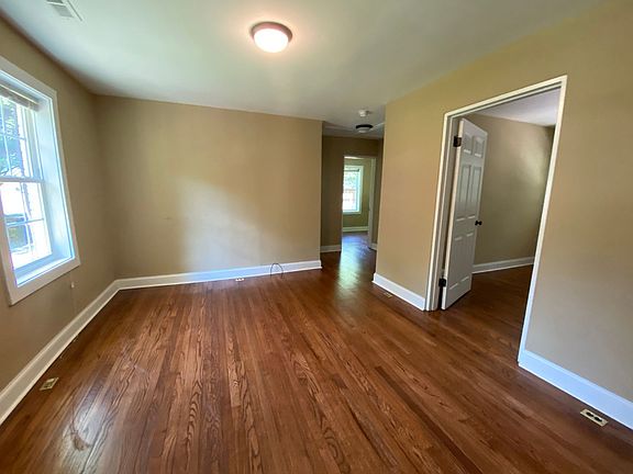 2nd image of 103 Isley St APT A