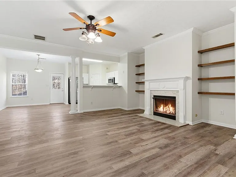 2913 Greyhawk Ln — Photo 11
