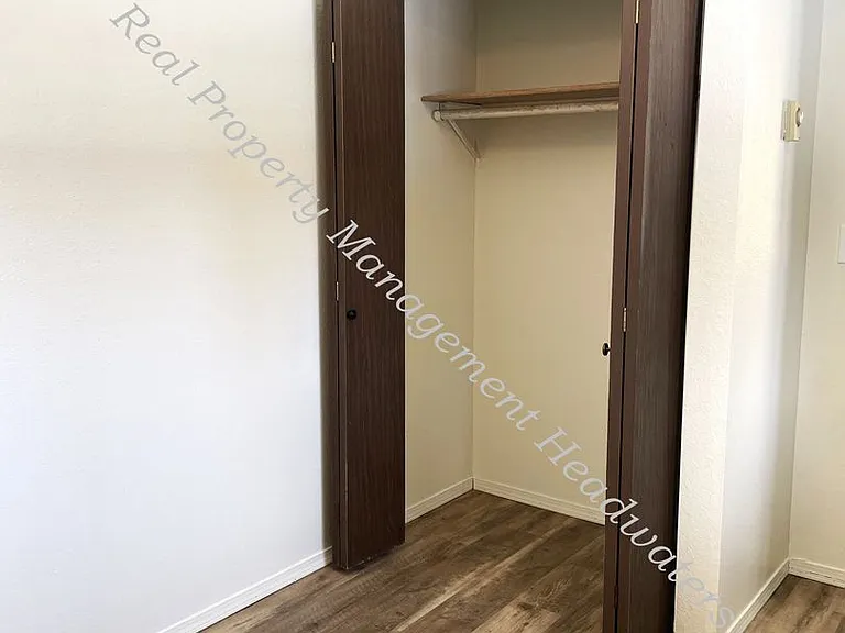 104 Quartz Ave — Photo 5