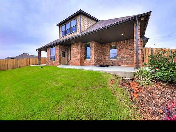 3rd image of 1408 N Wisteria Ter