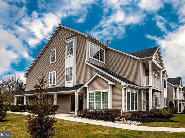 1202 Saxony Dr #B, Mount Laurel, NJ 08054