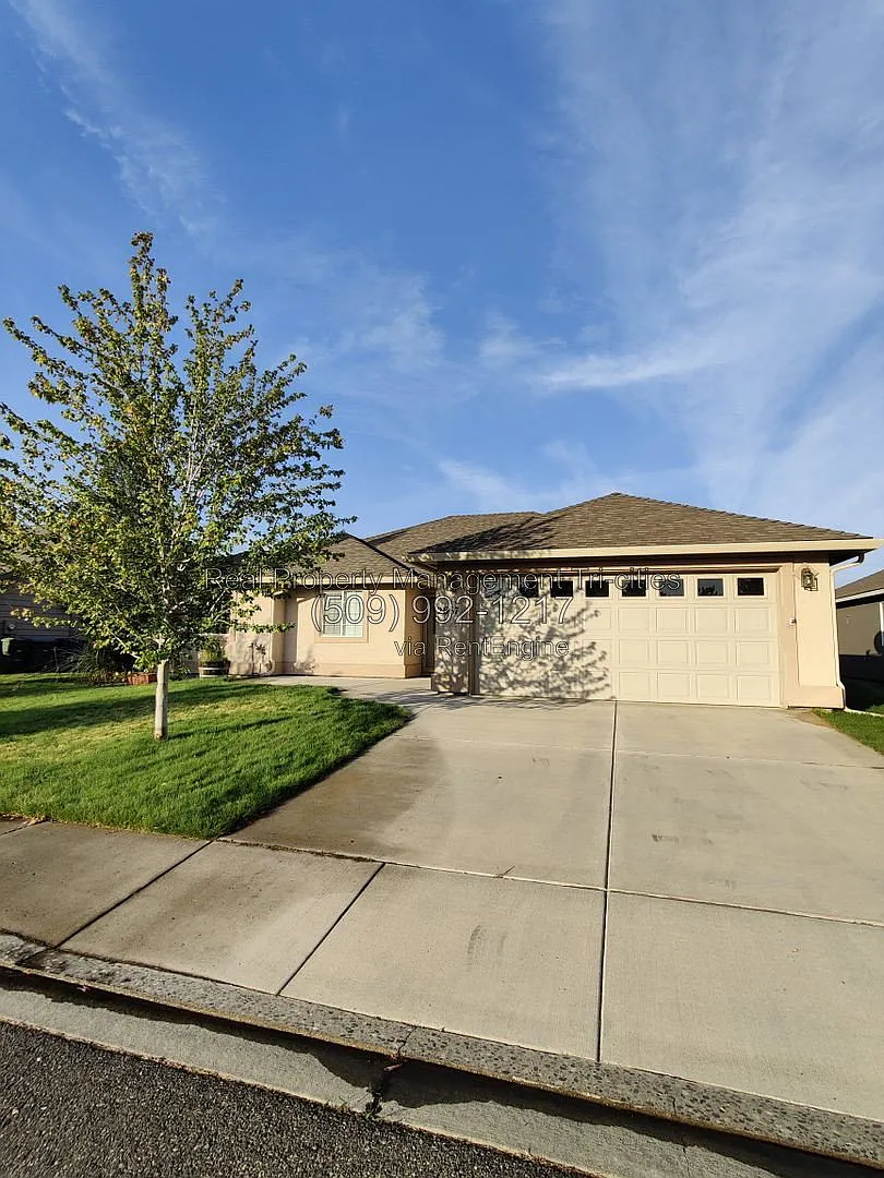 3 bed, 2.0 bath, 1843 sqft, $2,345 — Photo 3