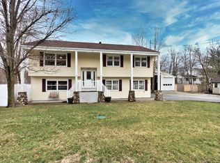 390 Eastline Rd, Ballston Lake, NY 12019