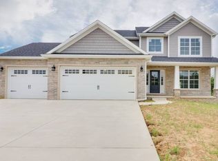 5407 Ferryman Rd, Bloomington, IL 61705