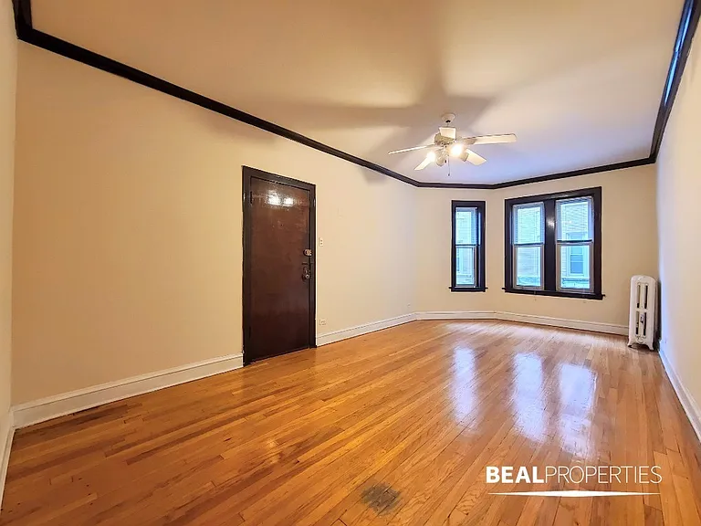 4229.5 N Paulina St #N1 — Photo 2
